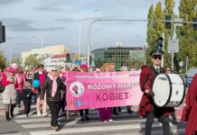 Różowy Marsz przeszedł ulicami Stalowej Woli. Profilaktyka łączy nie tylko kobiety